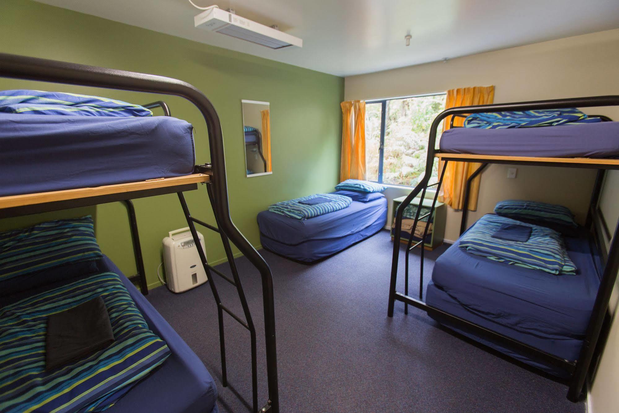 Haka House Franz Josef Hostel Exterior photo